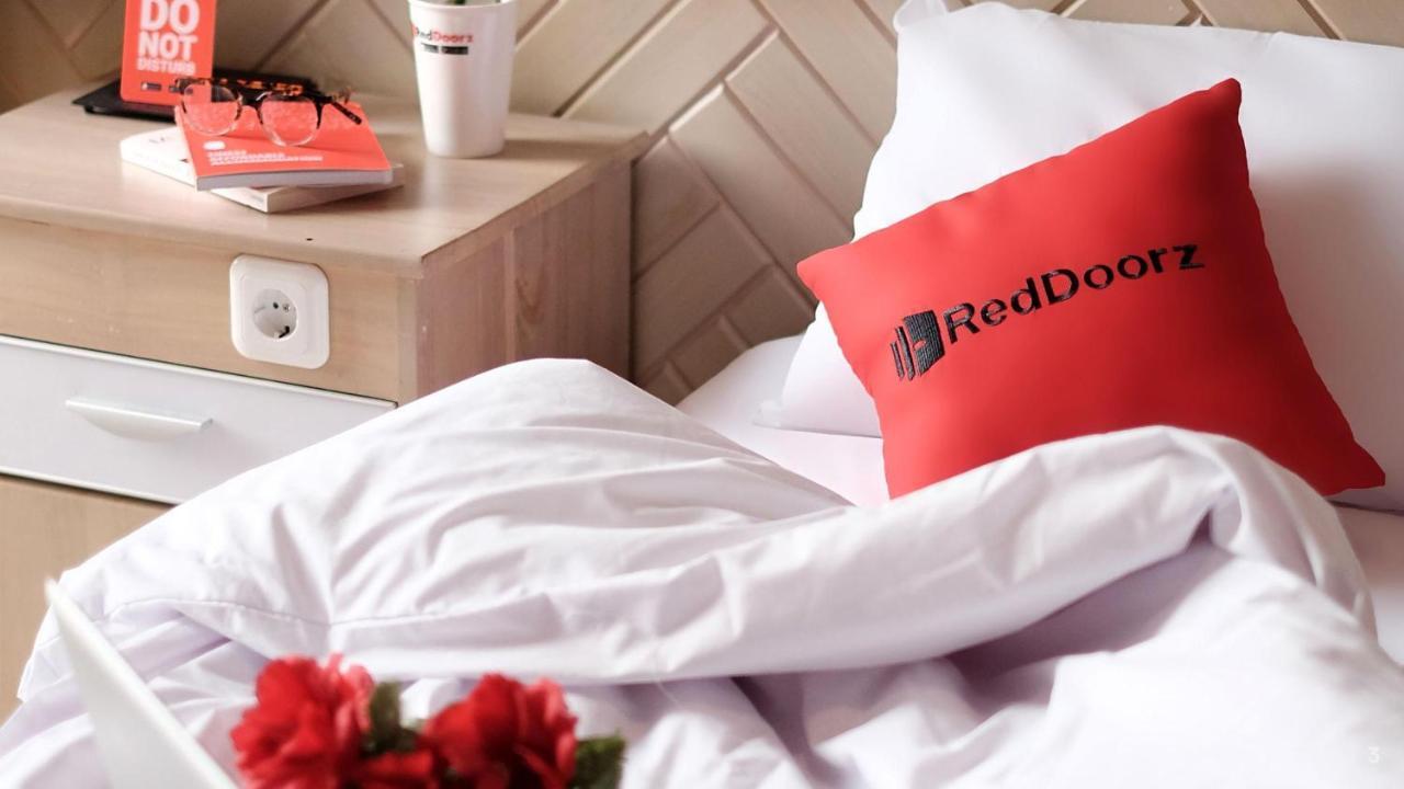 Reddoorz Bamboo Saigon Hotel Su Van Hanh โฮจิมินห์ซิตี้ ภายนอก รูปภาพ
